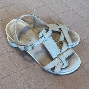 Pisamonas sandals